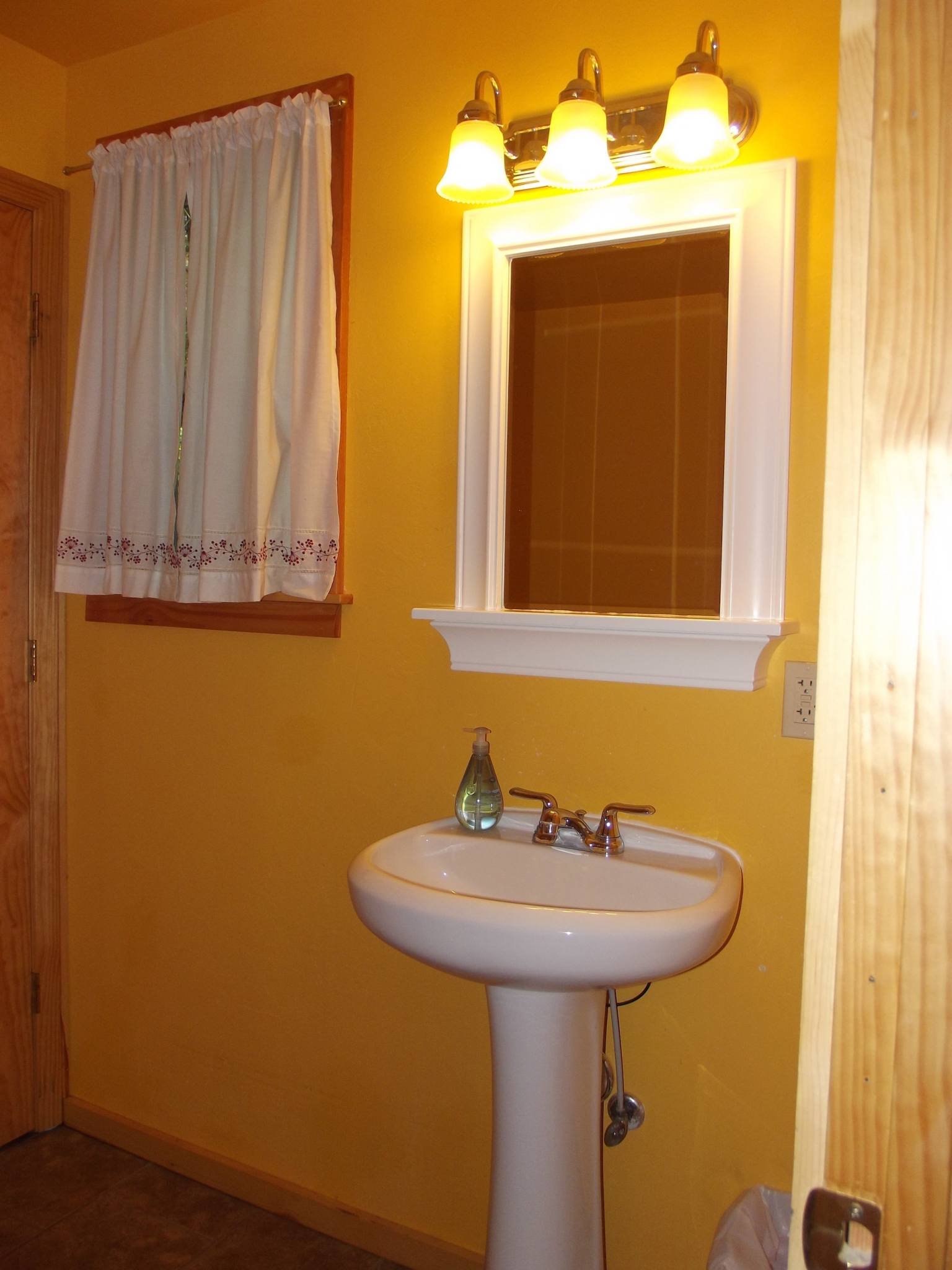Cedar Bathroom Broadwing Farm Cabins